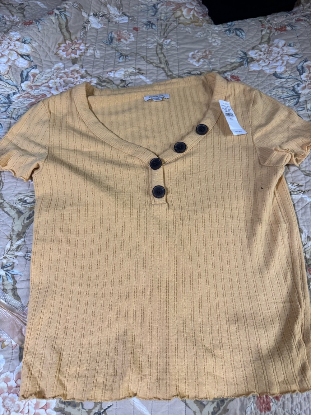 American Eagle Outfitters Mustard Yellow Short-Sleeve Ribbed Henley